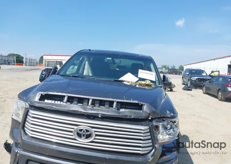 2016 Toyota Tundra Platinum 5.7L V8 z USA, uszkodzony, nr VIN 5TFAW5F11GX543407